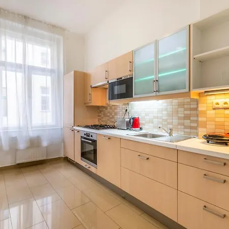Aparthotel Templova - Old Town