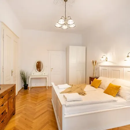 Templová - Old Town 4*